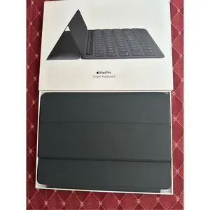 IPad Pro Smart Keyboard 10.5 In Model A1829 MPTL2LL/A Black Case