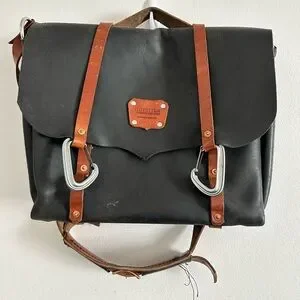 JACKSON TRADING COMPANY Messenger Bag-Black