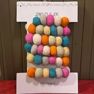 Jingles & Joy Wool Balls 6 Feet Stringed Garland NEW