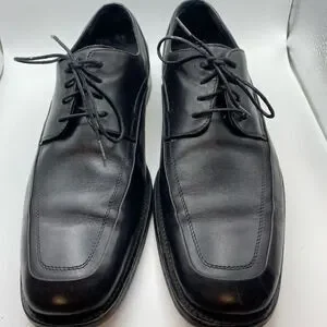 Johnston and Murphy Black lace Oxford