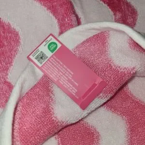 Juicy Couture Pink And Light Pink Wave Pattern Towel Set