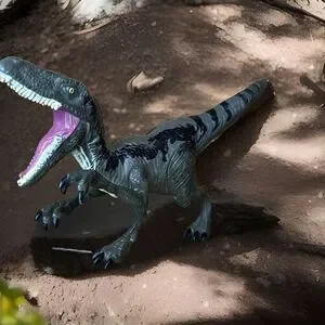 JURASSIC WORLD DINOSAURS LOT Of 2 Velociraptor TREX 7" Sounds