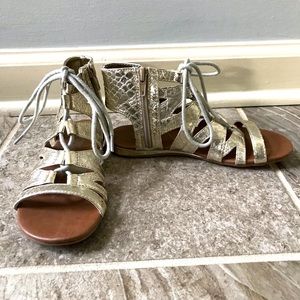 Kenneth Cole Reaction Gold Sandals Size 13