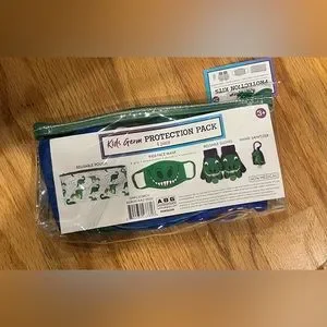 Kid's gloves and sanitizer kit