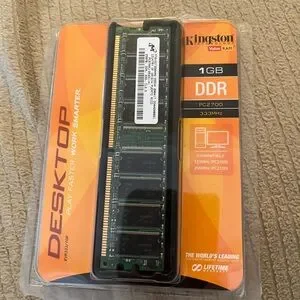 Kingston 1GB DDR Desktop RAM - Black