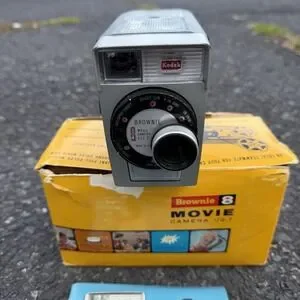 Kodak Brownie 8 No. 142 Movie Camera F/2.7 8mm Original Box & Manual Working