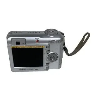 Kodak Easy Share C633 2.4in/ 6.1cm Digital Camera - Broken Screen - Parts Only