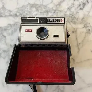 Kodak Instamatic 104 Camera w/hard case