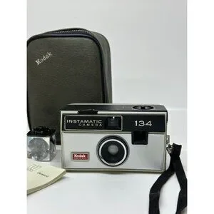 Kodak Instamatic 134 Vintage Film Camera W/ Flashcube Case & Manual