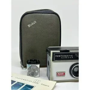Kodak Instamatic 134 Vintage Film Camera W/ Flashcube Case & Manual