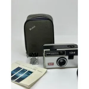Kodak Instamatic 134 Vintage Film Camera W/ Flashcube Case & Manual