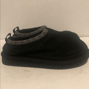 Koolaburra By UGG® Kids Burnee Black Suede Slippers With Gray Trim Unisex