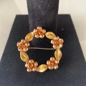 Krementz Gold Plated Round Leaf Rose Pin Brooch Signed Krementz Gold Plated Round Leaf Rose Pin Brooch Signed