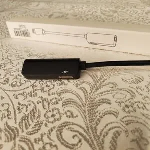 L32 8-pin Connector To 3.5mm Headphone Jack Adapter For I Phone CALL32-B01