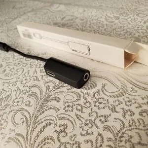 L32 8-pin Connector To 3.5mm Headphone Jack Adapter For I Phone CALL32-B01