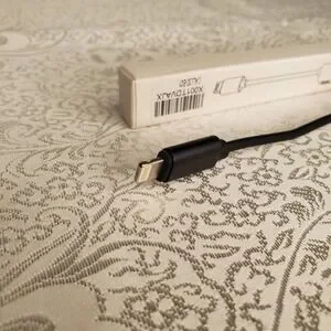 L32 8-pin Connector To 3.5mm Headphone Jack Adapter For I Phone CALL32-B01