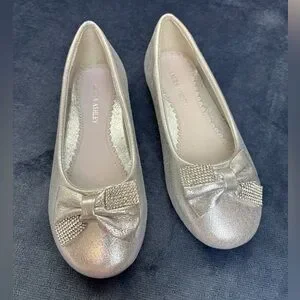 Laura Ashley Girls Silver Slip On Flats Size 2