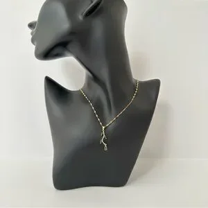 Leaf Pendant Gold Necklace