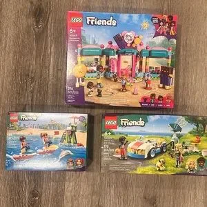 LEGO Friends Building Set of 3 girls LEGO