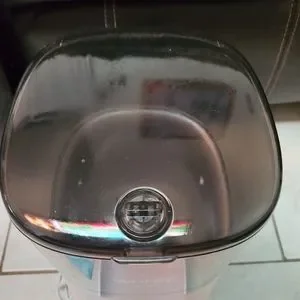 Like New Wopet Automatic Feeder