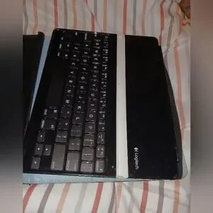 Logitech I-Pad Keyboard