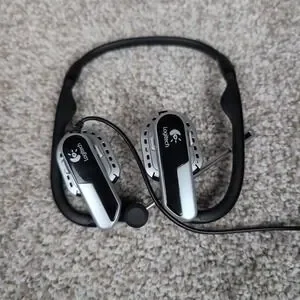Logitech PC Computer A5572A USB Headset Headphones With Mic Volume Control Case