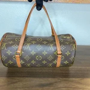 LOUIS VUITTON Monogram Bag. Papillon 26