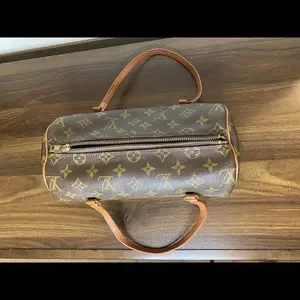 LOUIS VUITTON Monogram Bag. Papillon 26
