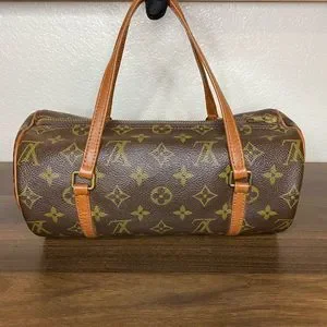 LOUIS VUITTON Monogram Bag. Papillon 26