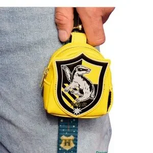 Loungefly HARRY POTTER Hufflepuff House Treat & Disposable Bag Holder NWT