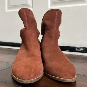 LUCKY BRAND Lollin Suede Bootie Sz 8 Stacked Heel In Brandy Boho Festival Rodeo