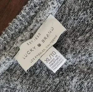 LUCKY BRAND VNECK TOP/SWEATER