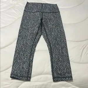 Lululemon Black and White Patterned Leggings Size 4