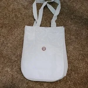 Lululemon reusable bag