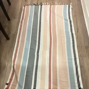 Luxurious Striped Beach Towel With Tassels