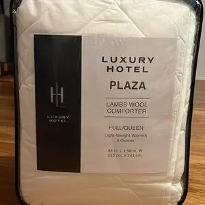 LUXURY HOTEL PLAZA LAMBS WOOL COMFORTER QUILTED WHITE FULL / QUEEN SIZE