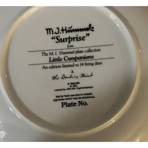 M.J. HUMMEL LITTLE COMPANIONS PLATE"Surprise"