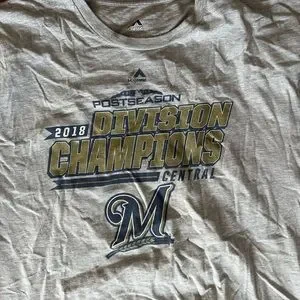 Majestic Milwaukee Brewers 2018 Divisionion Champions Tee Size XL