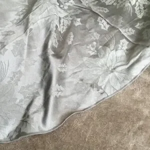 Martha Stewart Christmas Round Tablecloth Silver Damask Poinsettia & Holly 70' D