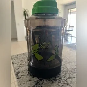 Marvel Hulk Flip Cap Water Bottle With Green Lid