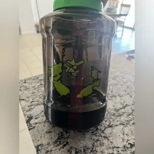 Marvel Hulk Flip Cap Water Bottle With Green Lid