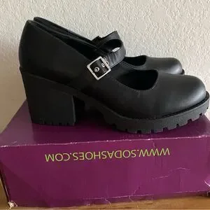 Mary Jane Round Toe Chunky Block Heel Lug Sole Pump Adj. Strap Faux Leather 10