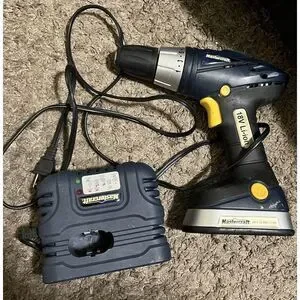 Mastercraft 14.4v Ni-CD Cordless Drill 054-1205-0 with 1‎ battery and charger