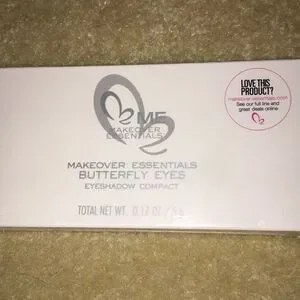 Me make essentials butterfly eyes compact