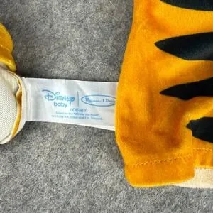 Melissa & Doug Disney Winnie The Pooh Tigger Hand Puppets