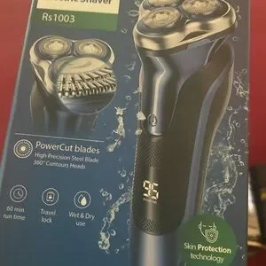 Mens Electric Shaver With Bonus Items