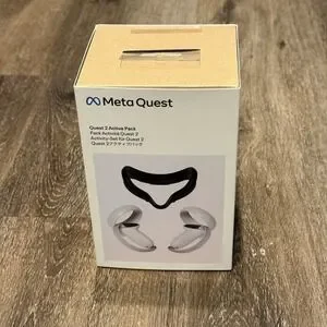 Meta Quest 2 Active Pack w/ Facial‎ Interface Wrist & Knuckle Straps New In Box