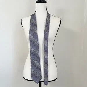 Michael Kors Men’s Silk Tie Grape Purple. 100% Silk