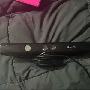 Microsoft Xbox 360 With Kinect Console Bundle