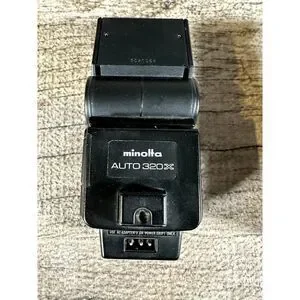 Minolta Auto 320X Flash Unit With Case For Film Cameras Untested As-is